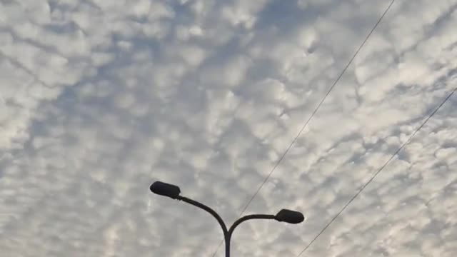 Chemtrails kya hai, ye artificial baadal kyu banaye jaate hai.