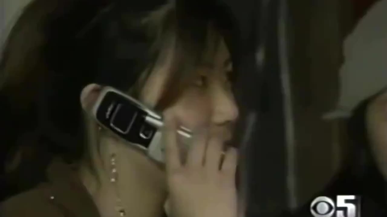 News report from the 2000s on kids and their flip phones