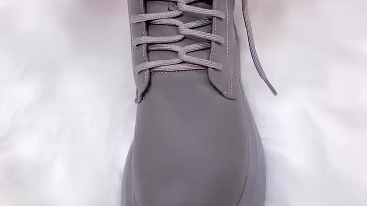 How to tie shoelaces