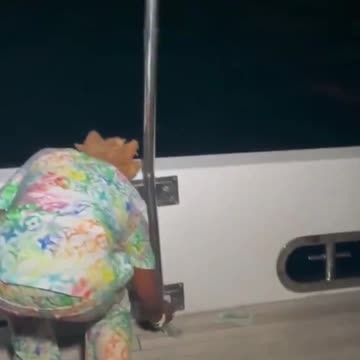 Rapper Kodak Black Throws $100,000 Into The Ocean