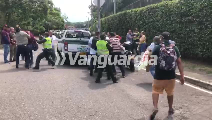 Protesta en el club campestre contra proyecto minero en Santurbán