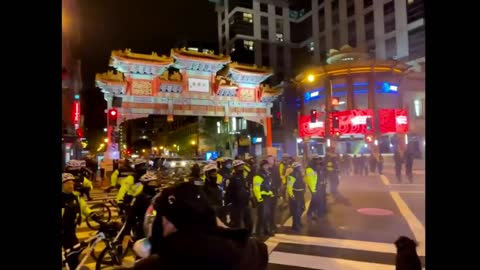Washington DC Police taking down Antifa in Chinatown