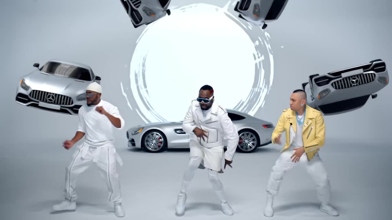 Black Eyed Peas, Shakira - GIRL LIKE ME (Official Music Video)