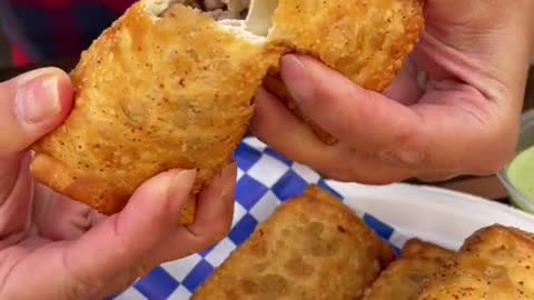 Cheeseburger Egg-roll. I bet you haven’t tried this ye