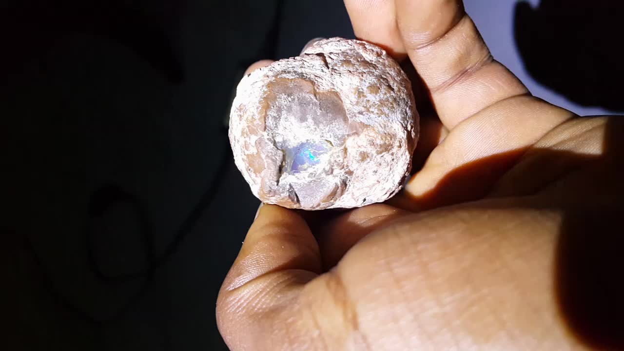 Amazing Rocks Opal for Jewelry