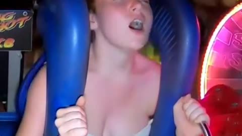 Sexy Crazy girl Ride slingshot ride, slingshot 2.0