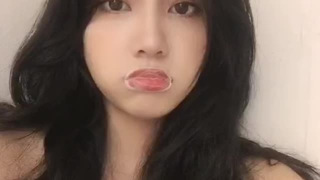The correct way to play bubble gum...