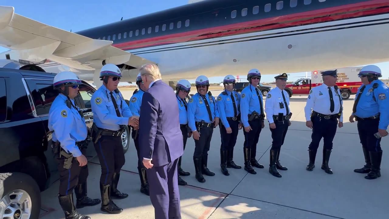 President Trump thanks the Police and Security Officer in Pennsylvania