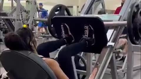 3 EASY WORKOUTS TO ADD TO YOUR NEXT LEG DAY