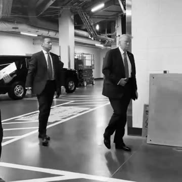 👀🔥 LOOK AT ME, YOU KNOW WHAT YOU SEE, YOU SEE A BAD MUTHA-