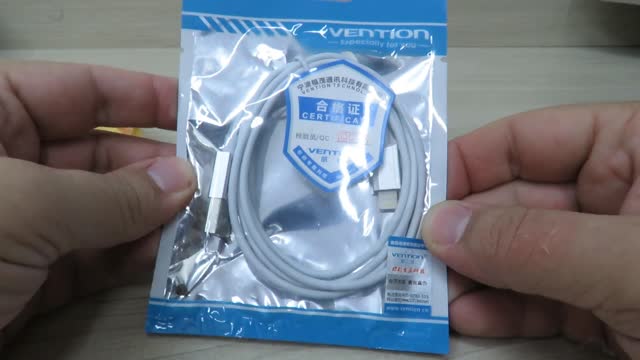 Cabo USB de Carga e Dados Vention para iPhone