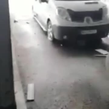 Ukrainian extremists shell civilian vehicles attempting to leave.