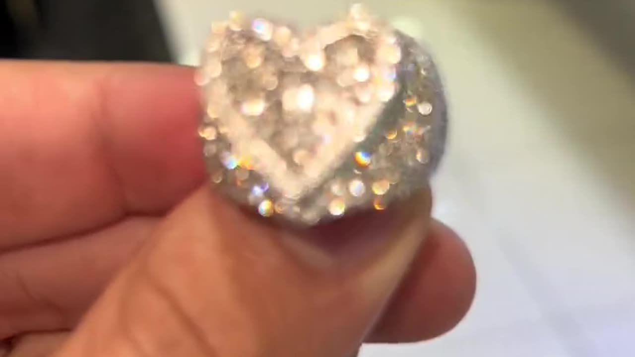Ladies Solid Gold & Natural Diamond Heart Ring