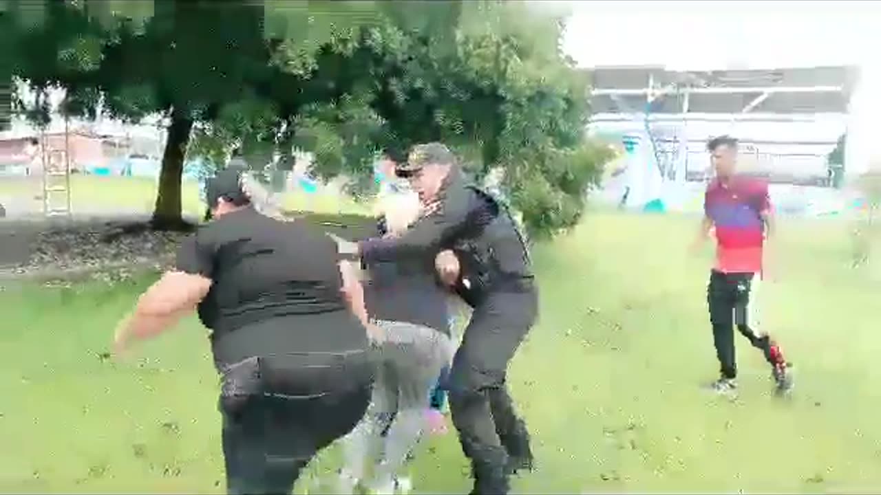 Tempers are heating up in Prados del Sol, in Acarigua, Portuguesa state.