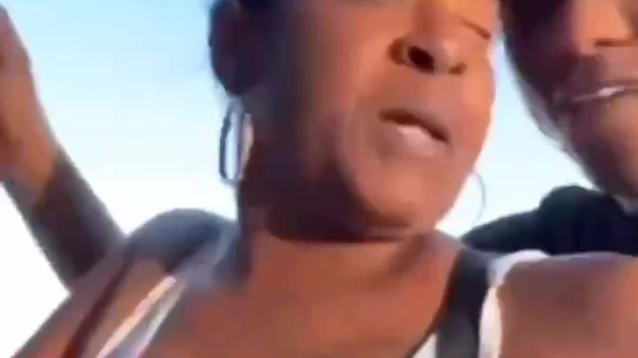 Who's mom and son is this one OMG..