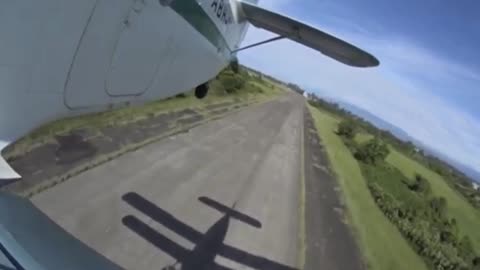 Взлёт самолёта в аэропорту Сухуми