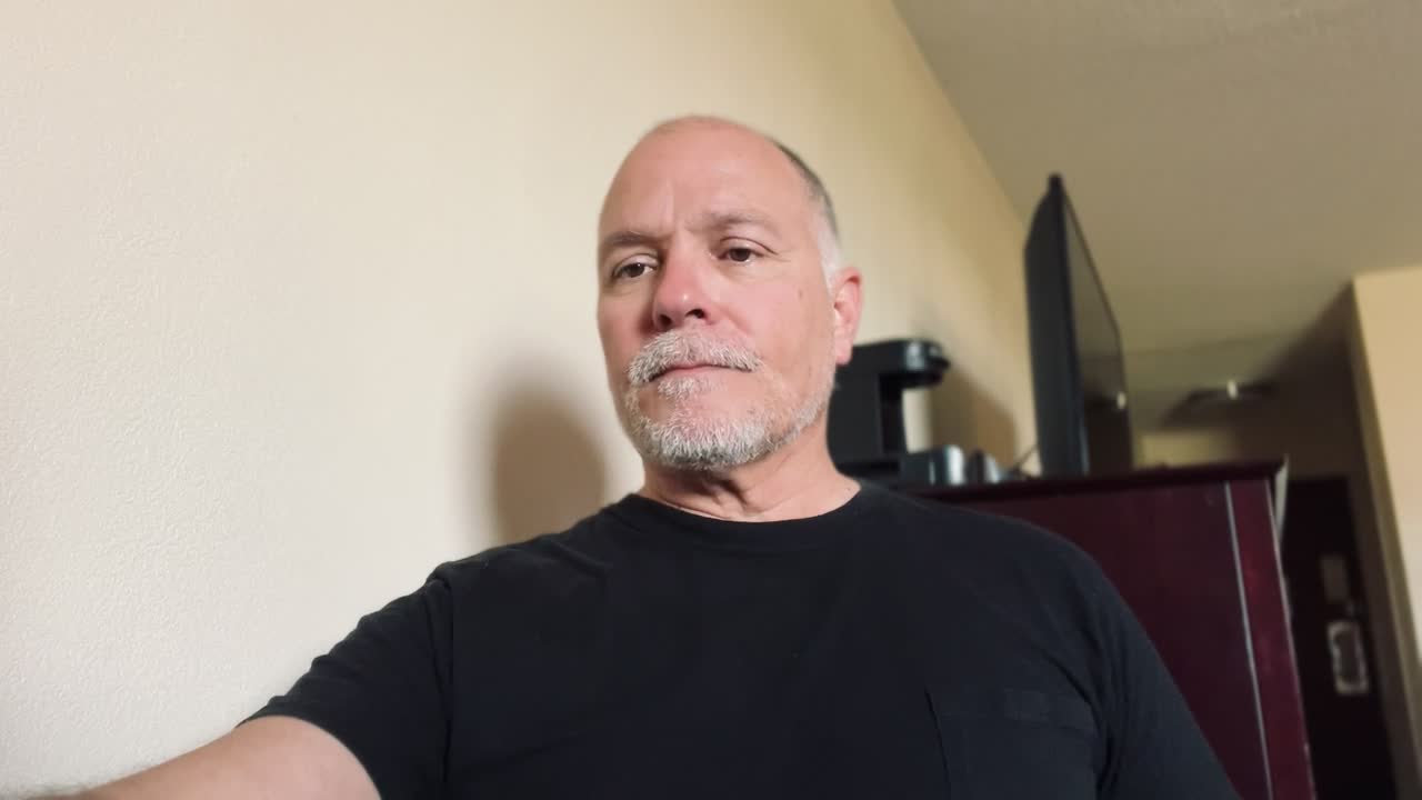 DR STRANGE AMERICA CHAVEZ MUST BE CONTROLLED WTF