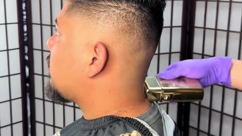 Mid skin fade haircut #barber #asmr