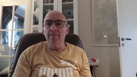 Läser ur Romarbrevet 8