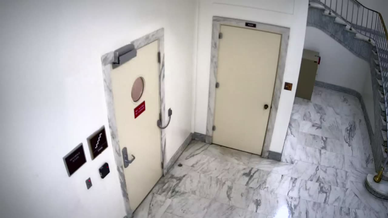 6130RHOBGRRGST4Stairwell4_2021-01-06_14h00min02s347ms.mp4