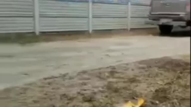 ΟΥΚΡΑΝΟΙ ΣΤΡΑΤΙΩΤΕΣ ΚΡΥΒΟΝΤΑΙ ΣΕ ΦΡΑΧΤΗ ΣΠΙΤΙΟΥ