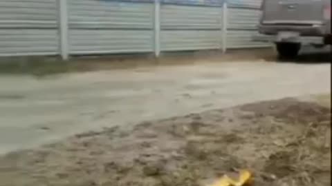 ΟΥΚΡΑΝΟΙ ΣΤΡΑΤΙΩΤΕΣ ΚΡΥΒΟΝΤΑΙ ΣΕ ΦΡΑΧΤΗ ΣΠΙΤΙΟΥ