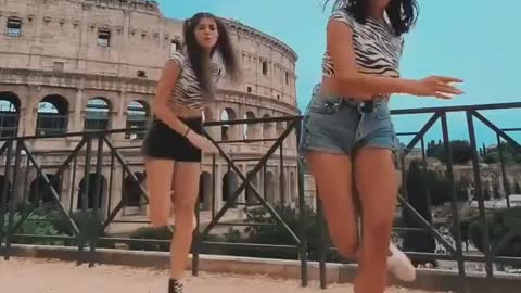 Shuffle dancers