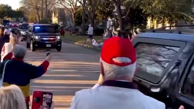 Conroe President Trump Motorcade - Who do you really think is President?