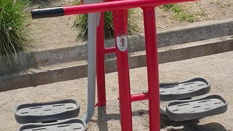 Public Exercise Equipment in Santiago, Chile 🏋️‍♂️🇨🇱