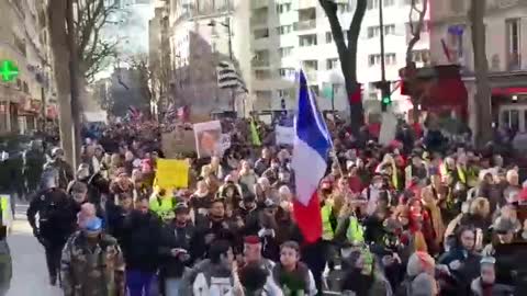 🔥PARIS - KHỞI HÀNH MỘT CUỘC BIỂU TÌNH LỚN TỪ PLACE DE L'ITALIE ĐẾN BERCY NATION.