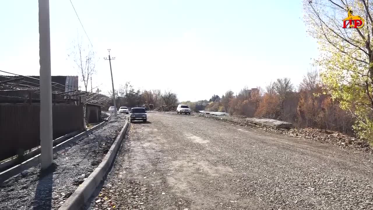 Дорожники приступили к подготовке дороги под укладку первого слоя асфальта в селе Хеити