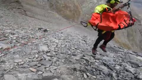 Il soccorso di due escursionisti alla becca Tsambeina