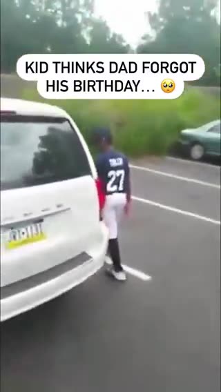 VisionaryVoid - Didn't just hit the HR, he hit it right to his dad! 🥲