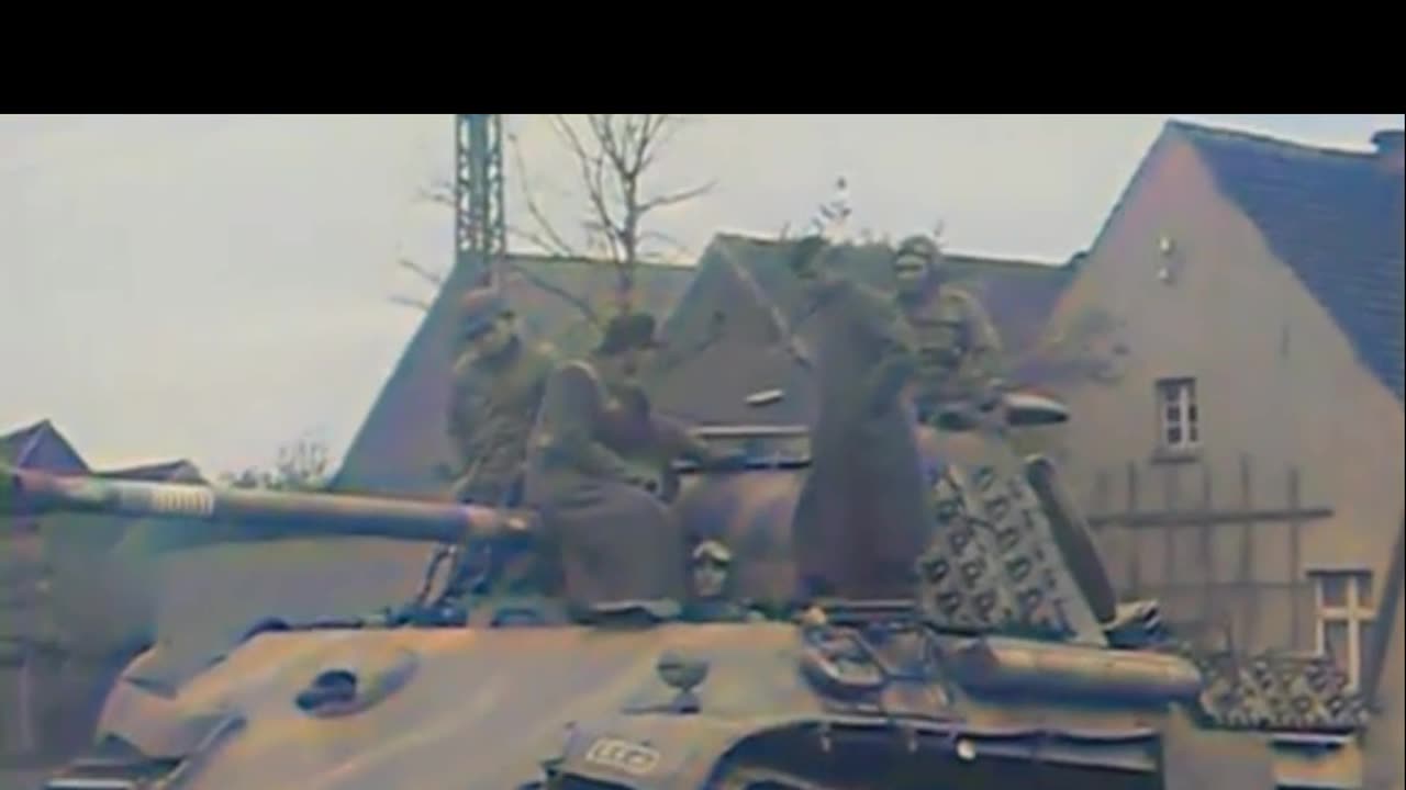 Tank Turnabout, US Troops Take the Wheel of a Captured Panther - COLOURIZED 🇺🇸🎥🏎️ #WW2