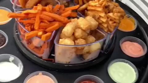 Onion rings and chips platter