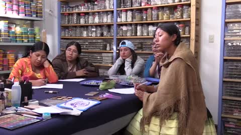 Las "cholitas" bolivianas desfilarán en París