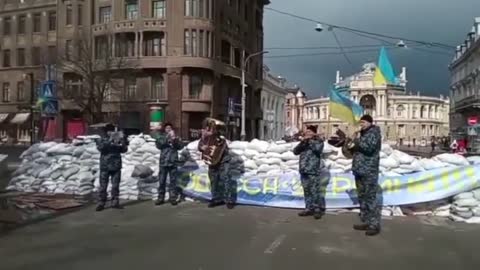 Ukraine military band performs ‘Don’t Worry, Be Happy’ in Odessa