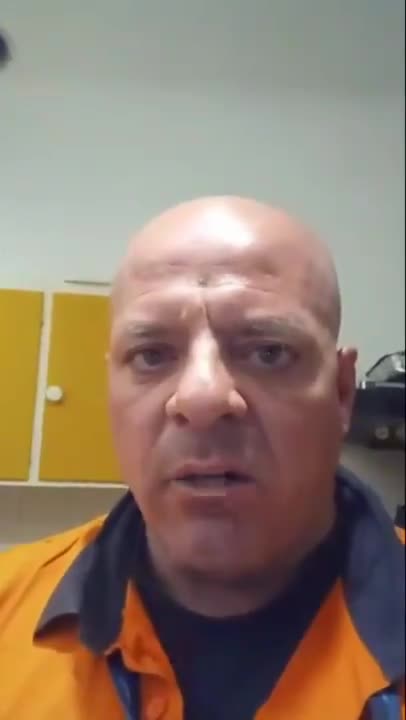 Austrailia Truckers - WE RUN THIS COUNTRY!