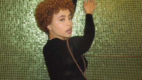 Ice Spice wants to wish everyone a happy New Years on her Birthday (which falls on New Years)