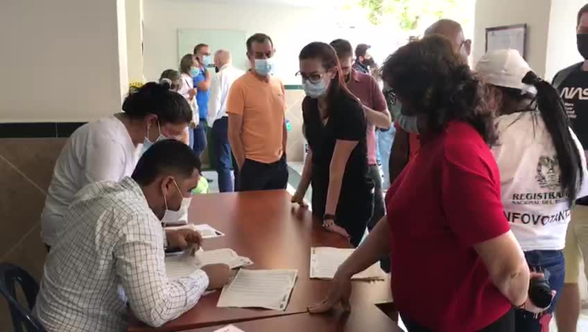 En Bucaramanga reportan demoras hasta de una hora por caída en página de la Registraduría