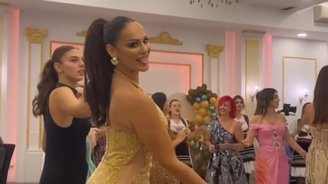 Xhuli ‘tranon’ të gjithë dasmorët, e “rexhë” ndejën në një dasmë 01