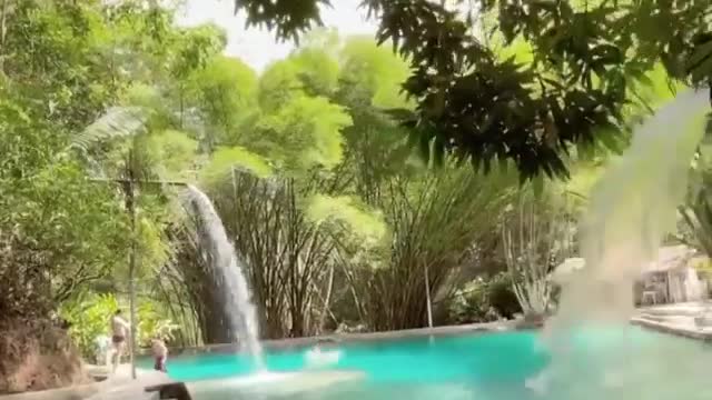 Where do these two streams of flowing water come from?