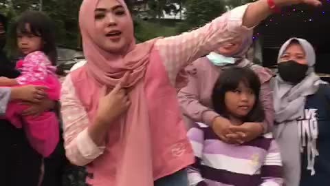 Tempe Anget Syahrini