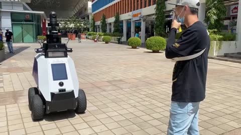 Robots Patrol Singapore Streets To Check People Ignoring COVID Measures