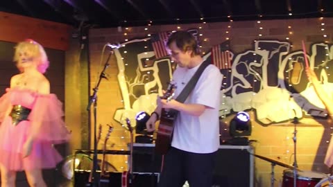 7000 Apart singing Lady Gaga, Bradley Cooper's Shallow at The Flagstone Bar