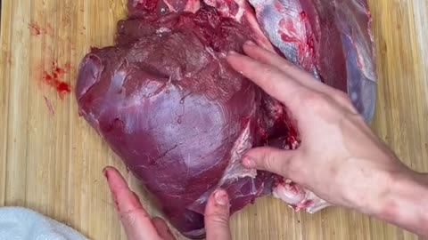 13_Butchering a deer hindquarter