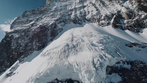 Summiting the Matterhorn with an FPV Drone📎