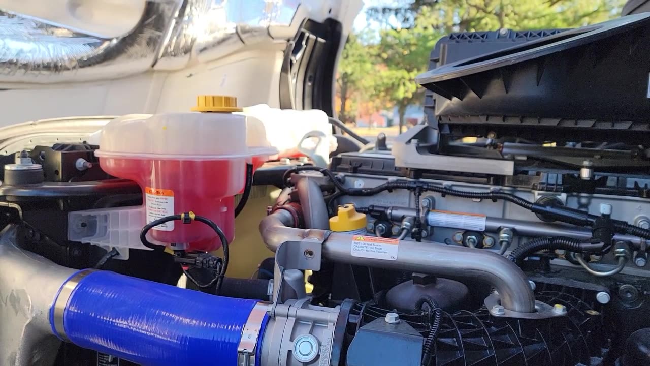 HEATED DAVCO FUEL FILTER ON THE 2025 FREIGHTLINER CASCADIA