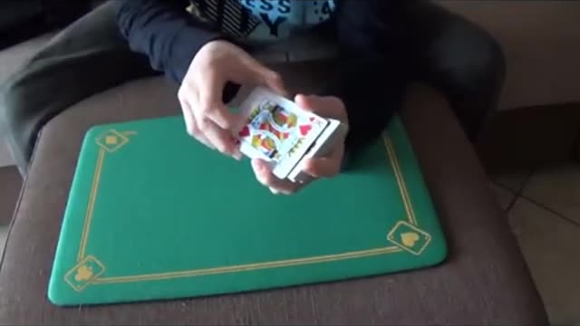[TUTORIAL] Come cambiare colore al mazzo di carte da blu a rosso