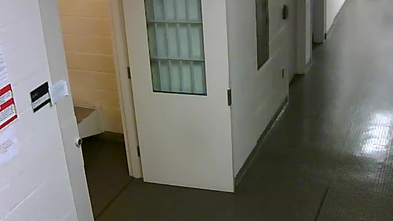 1665HQOB02PrisonerProcessingCell_2021-01-06_11h20min01s450ms.mp4